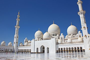 2-Day Abu Dhabi City Tour and Desert Safari with BBQ Dinner