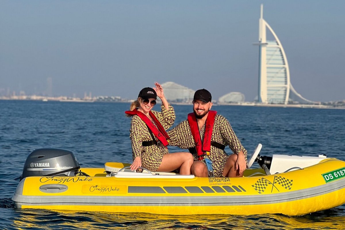 Crazywake dubai Wake Surfing and Wakeboarding