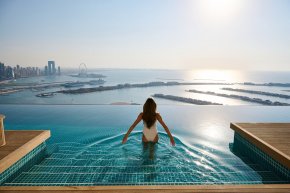AURA SKYPOOL